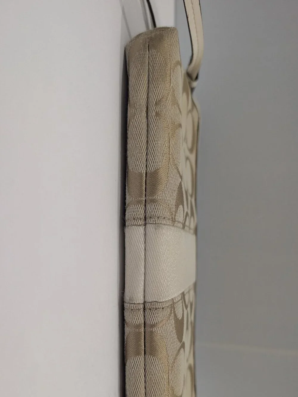 Coach Signature Canvas Double Zip Wristlet Wallet Beige White Stripe